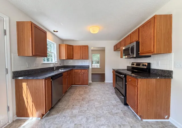 Homes for sale in Clayton, NC | 301 Hocutt Dr, Clayton, NC 27520 | MLS# 10162957