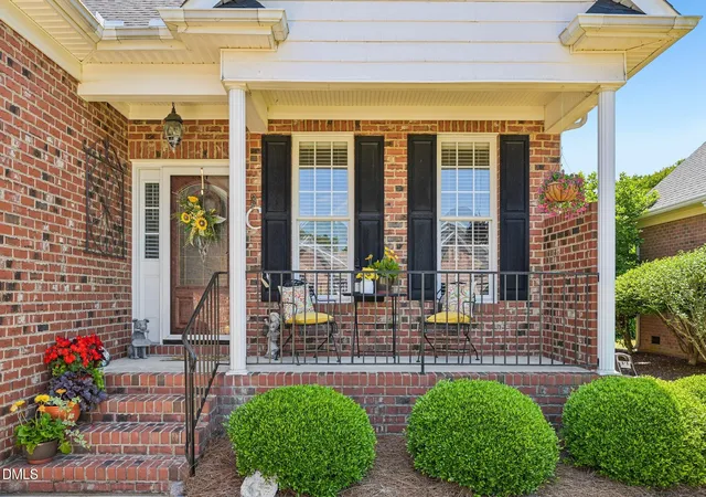 2nd image of 638 E Lakota Dr, Fuquay Varina, NC 27526 | MLS# 10165820
