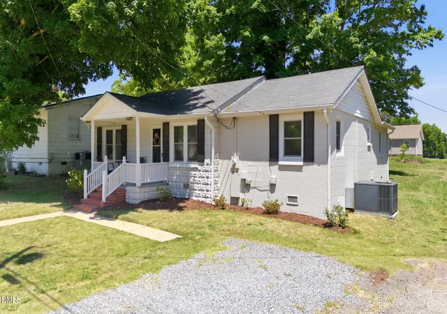 Homes for sale in Benson, NC | 607 E Holmes St, Benson, NC 27504 | MLS# 10169772