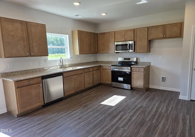 Photo 4 of Single family home for sale at 142 Oyster Tabby Dr, Lillington, NC 27546 | MLS# 10163652 | Listing updated on 2026-08-31