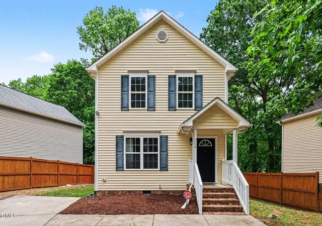 1st image of 704 Brye St, Durham, NC 27703 | MLS# 10163590