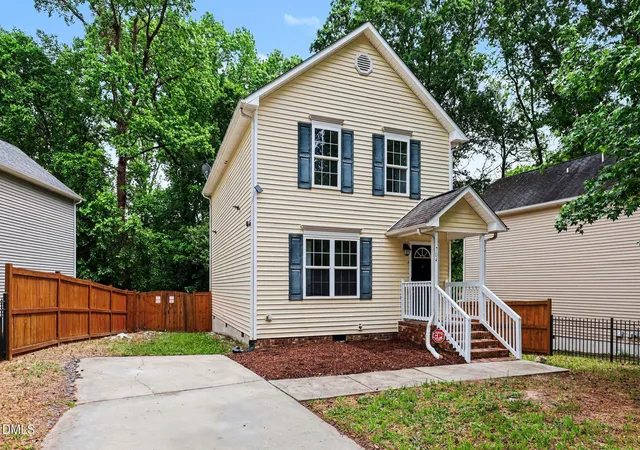 2nd image of 704 Brye St, Durham, NC 27703 | MLS# 10163590