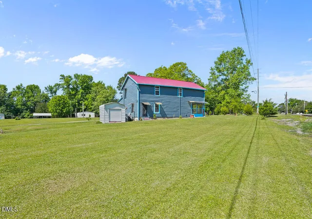 Photo 4 of Single family home for sale at 15 Rackley Rd, Clinton, NC 28328 | MLS# 10173989 | Listing updated on 2026-07-18