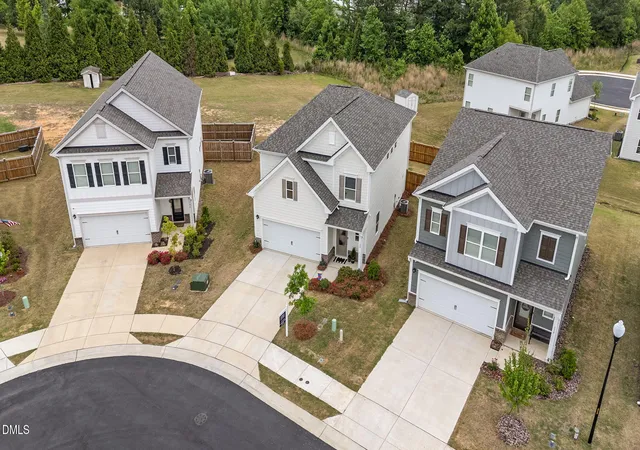 Photo 3 of Sale Pending at 122 Commons Cir, Clayton, NC 27520 | MLS# 10167636 | Listing updated on 2026-09-22