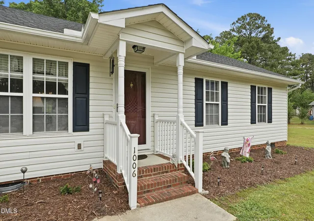 Photo 4 of Single Family Residence at 1006 S 6th Street, Lillington, NC 27546 | MLS# 10163761 |  | Sold on 2026-06-15