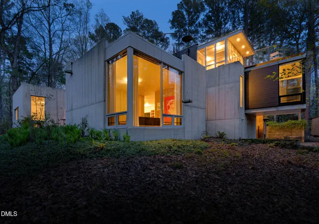 Photo 4 of Single family home for sale at 740 Cedar Brk Way, Chapel Hill, NC 27516 | MLS# 10164346 | Listing updated on 2026-09-10