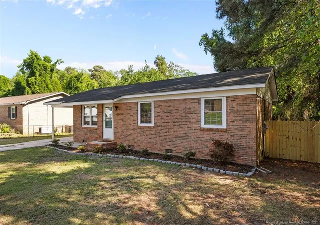 Photo 3 of Single family home for sale at 2633 Dumbarton Rd, Fayetteville, NC 28306 | MLS# 761706 | Listing updated on 2026-08-02