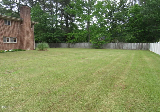 Photo 4 of Single family home for sale at 12 Cedar Dr, Smithfield, NC 27577 | MLS# 10163753 | Listing updated on 2026-10-05
