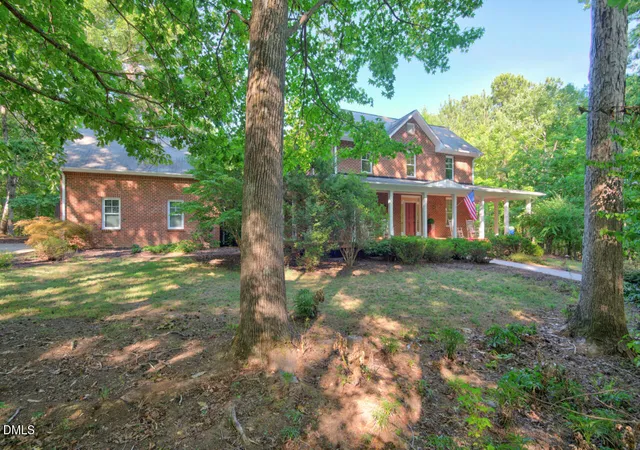 Photo 3 of Single family home for sale at 417 Grand Oak Dr, Hillsborough, NC 27278 | MLS# 10179341 | Listing updated on 2026-10-01