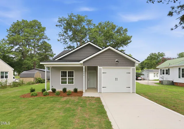 Homes for sale in Dunn, NC | 306 S Washington Ave, Dunn, NC 28334 | MLS# 10169645