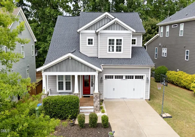 Photo 2 of Sale Pending at 428 Skybluff Cir, Fuquay Varina, NC 27526 | MLS# 10164009 | Listing updated on 2026-07-18