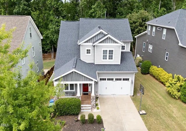 Photo 4 of Sale Pending at 428 Skybluff Cir, Fuquay Varina, NC 27526 | MLS# 10164009 | Listing updated on 2026-07-18