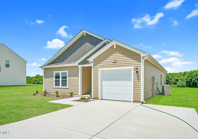 Photo 3 of Single family home for sale at 105 Hallwood Dr, Pikeville, NC 27863 | MLS# 10164330 | Listing updated on 2026-09-20