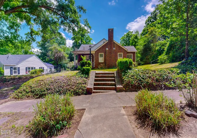 Photo 5 of Single Family Residence at 208 Forestwood Dr, Durham, NC 27707 | MLS# 10164855 | | Sold on 2026-06-30