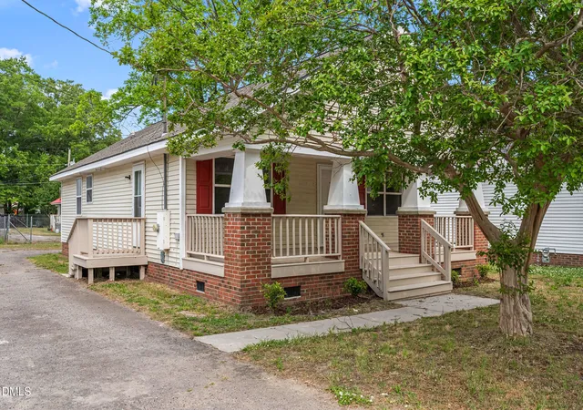 Homes for sale in Wilson, NC | 1205 Nash St E, Wilson, NC 27893 | MLS# 10164465
