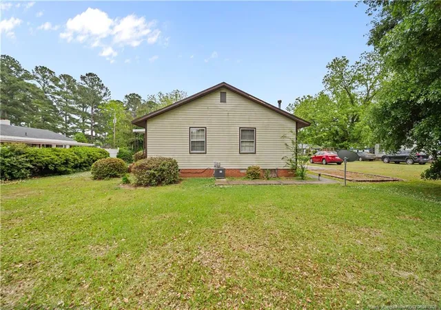 Homes for sale in Roseboro, NC | 203 E Clinton St, Roseboro, NC 28382 | MLS# 761764