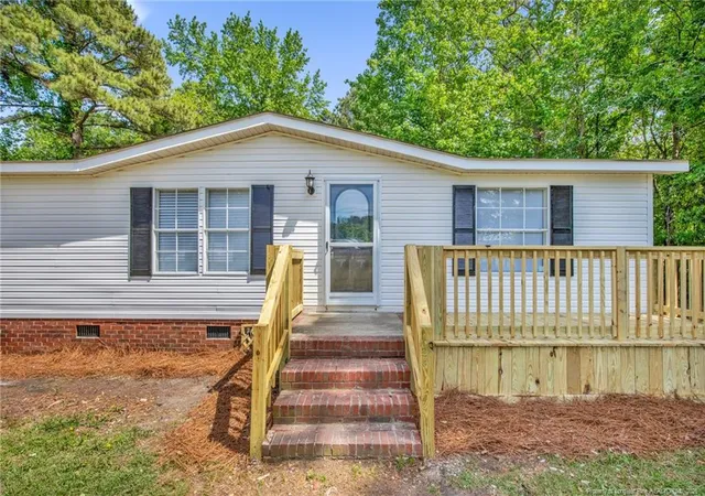 Homes for sale in Lumberton, NC | 1068 Regan Church Rd, Lumberton, NC 28358 | MLS# 761821