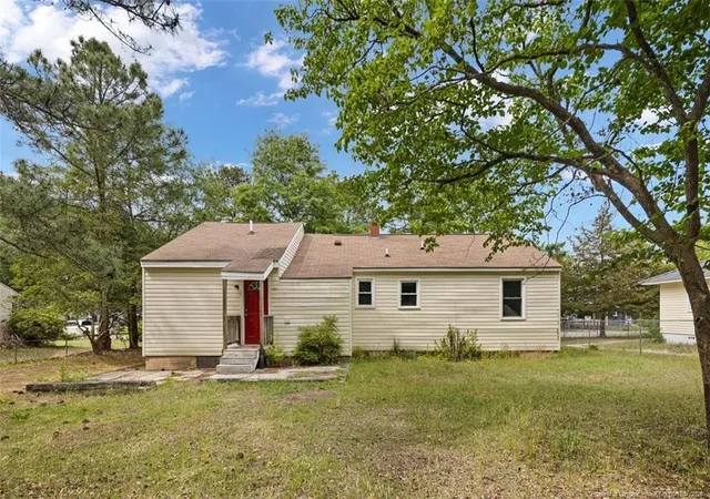 Homes for sale in Raeford, NC | 508 E 6th Ave, Raeford, NC 28376 | MLS# 761772
