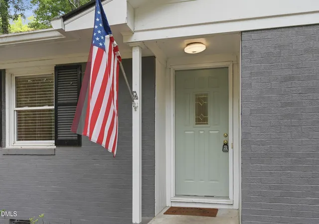3rd image of 4012 Hillgrand Dr, Durham, NC 27705 | MLS# 10167881