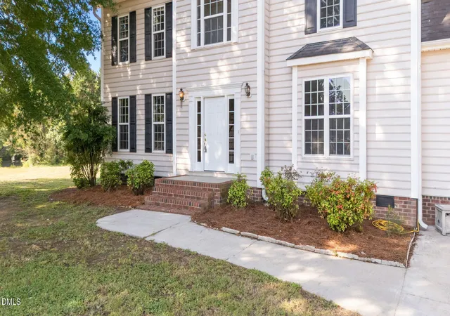 Photo 4 of Single Family Residence at 920 River Ridge Rd, Zebulon, NC 27597 | MLS# 10165097 | | Sold on 2026-06-05