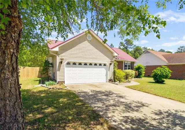 3rd image of 4825 Miranda Dr, Hope Mills, NC 28348 | MLS# 761914