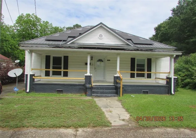 Homes for sale in Mount Olive, NC | 215 E Maple St, Mount Olive, NC 28365 | MLS# 761921