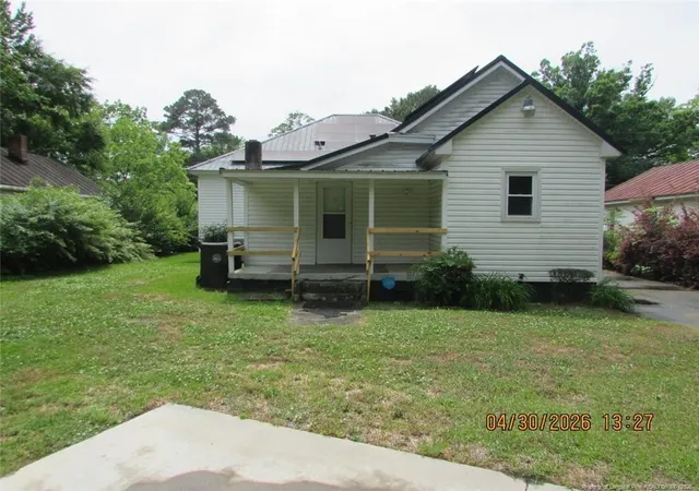 Homes for sale in Mount Olive, NC | 215 E Maple St, Mount Olive, NC 28365 | MLS# 761921