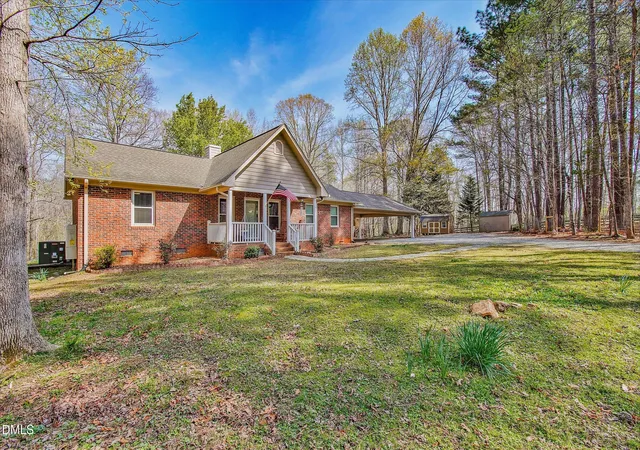 Photo 2 of Single Family Residence at 2547 Comanche Trl, Hillsborough, NC 27278 | MLS# 10164769 | | Sold on 2026-07-30