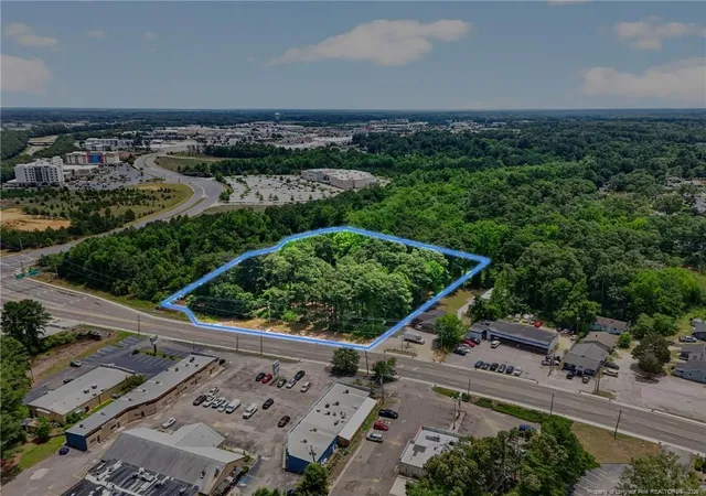 2nd image of 5017 Yadkin Rd, Fayetteville, NC 28303 | MLS# 761783