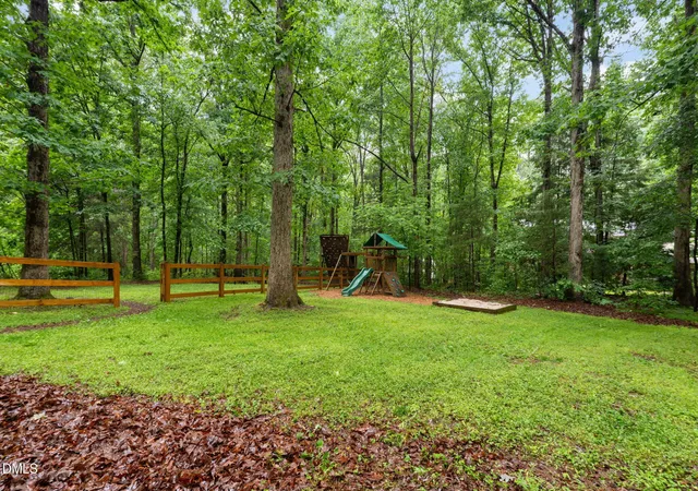 Photo 5 of Single Family Residence at 203 Mel Oaks Dr, Chapel Hill, NC 27516 | MLS# 10166012 | | Sold on 2026-06-30