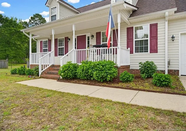 3rd image of 1005 Harvest Grove Ct, Hope Mills, NC 28348 | MLS# 761060