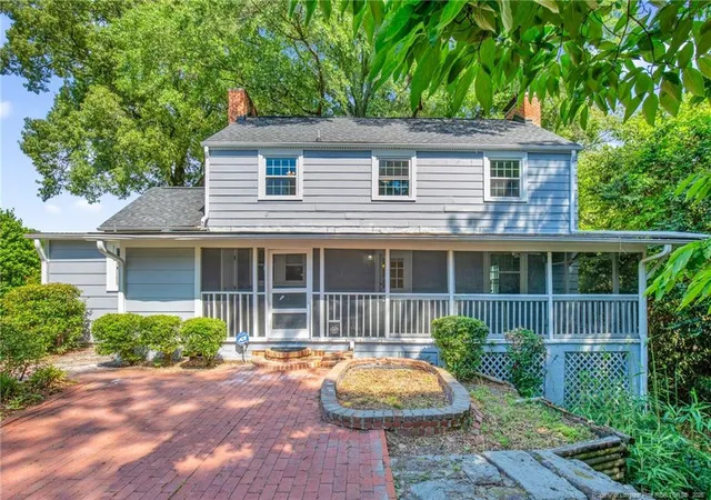 Photo 2 of Single family home for sale at 220 Bradford Ave, Fayetteville, NC 28301 | MLS# 760707 | Listing updated on 2026-09-16