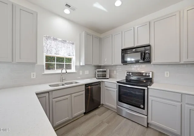 Homes for sale in Holly Springs, NC | 104 Saltybrook Ln, Holly Springs, NC 27540 | MLS# 10165410