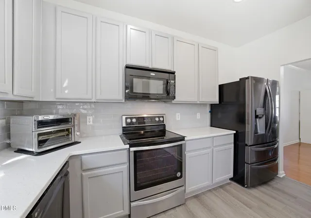 Photo 3 of Sale Pending at 104 Saltybrook Ln, Holly Springs, NC 27540 | MLS# 10165410 | Listing updated on 2026-09-01