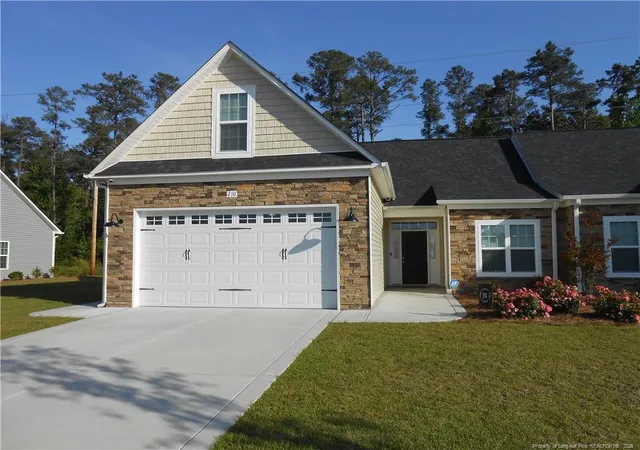 Photo 1 of Townhouse at 210 Oak Pointe Cir, Lumberton, NC 28358 | MLS# 762065 | | Sold on 2026-06-15