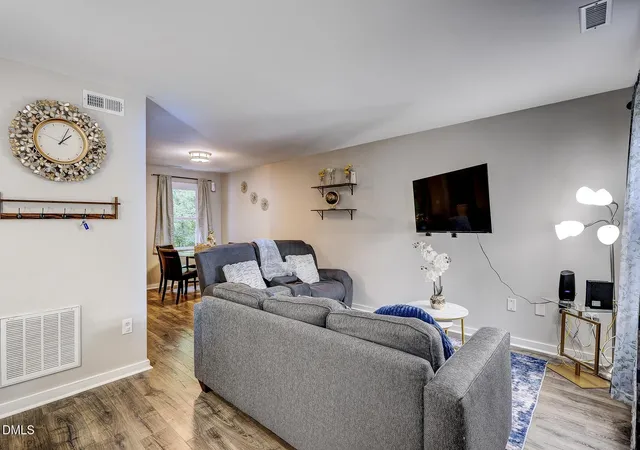 3rd image of 2146 Charles St #Apt 14, Durham, NC 27707 | MLS# 10165636