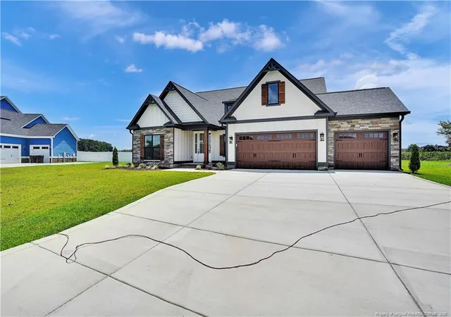 Photo 2 of Sale Pending at 5820 Dottie Cir, Hope Mills, NC 28348 | MLS# 761782 | Listing updated on 2026-08-22