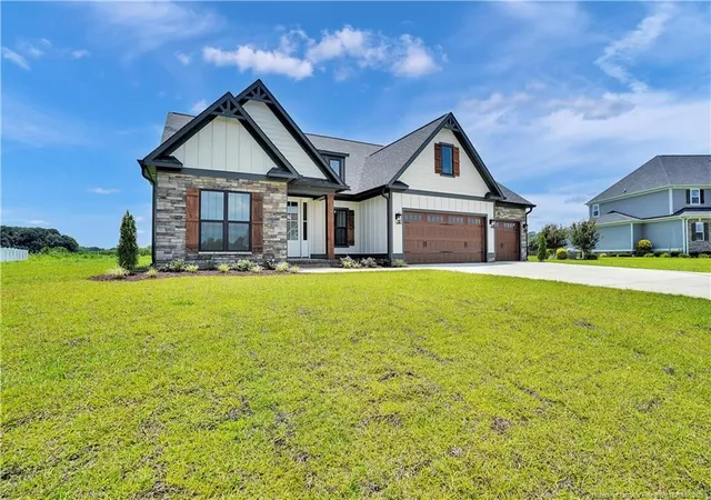 Photo 3 of Sale Pending at 5820 Dottie Cir, Hope Mills, NC 28348 | MLS# 761782 | Listing updated on 2026-08-22
