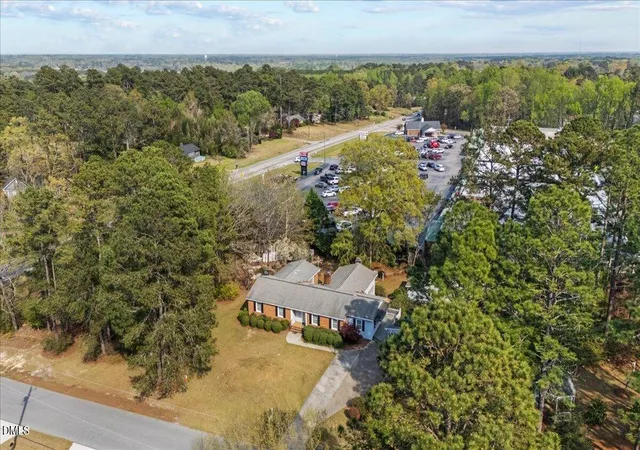 Photo 3 of Single family home for sale at 805 S Parrish St, Lillington, NC 27546 | MLS# 10165543 | Listing updated on 2026-08-03