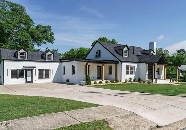3rd image of 316 Barbour St, Clayton, NC 27520 | MLS# 10165235