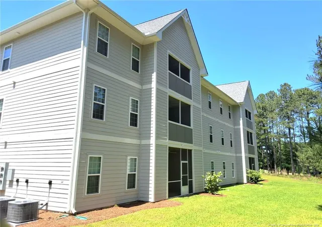 4th image of 260 Gallery Dr, Spring Lake, NC 28390