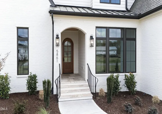 Photo 4 of Single family home for sale at 688 Lynch Rd, Selma, NC 27576 | MLS# 10168597 | Listing updated on 2026-07-18