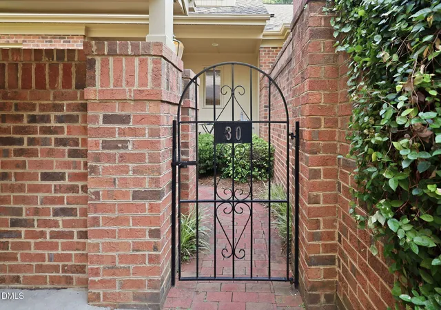 image of 30 Innisfree Dr, Durham, NC 27707 | MLS# 10176595