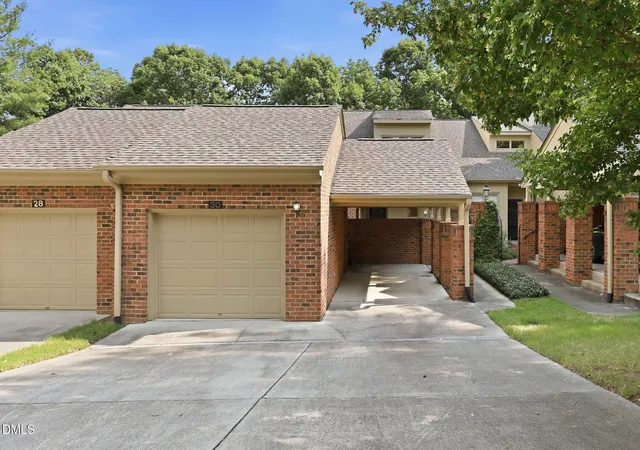 image of 30 Innisfree Dr, Durham, NC 27707 | MLS# 10176595