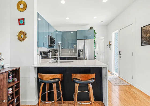 Photo 4 of Single family home for sale at 1321 S Bloodworth St, Raleigh, NC 27601 | MLS# 10165335 | Listing updated on 2026-09-30