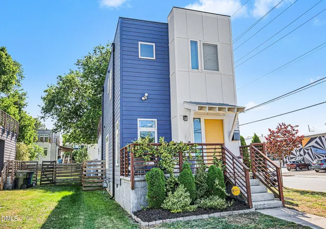 3rd image of 1321 S Bloodworth St, Raleigh, NC 27601 | MLS# 10165335