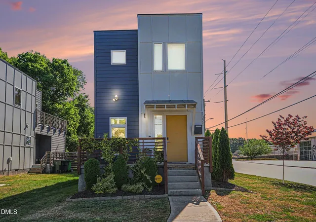 2nd image of 1321 S Bloodworth St, Raleigh, NC 27601 | MLS# 10165335