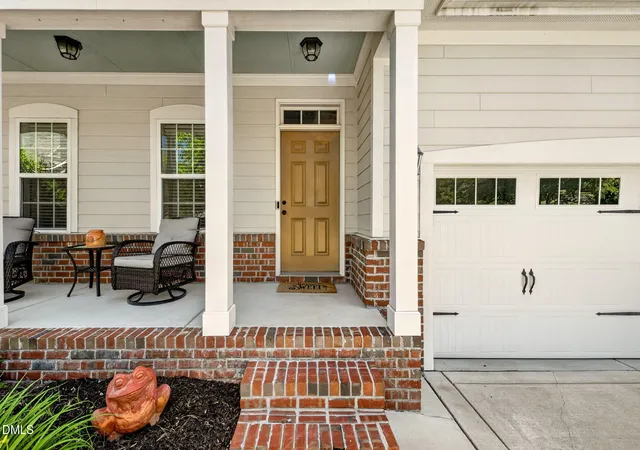 Photo 4 of Single family home for sale at 18 Heathgreen Dr, Clayton, NC 27527 | MLS# 10165806 | Listing updated on 2026-09-07