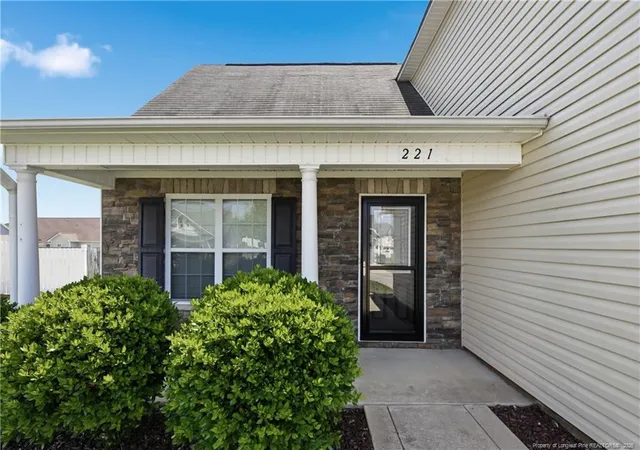 Photo 5 of Single Family Residence at 221 Audubon Dr, Raeford, NC 28376 | MLS# 762112 | | Sold on 2026-07-01