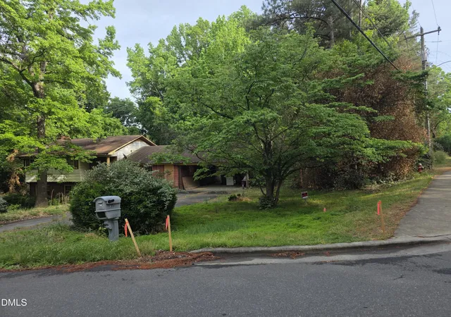 Homes for sale in Chapel Hill, NC | 200 Eastwood Rd, Chapel Hill, NC 27514 | MLS# 10166842